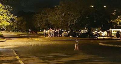 La Nación / Robo a familiares de pacientes: detienen a uno de los delincuentes y quedan los robacoches