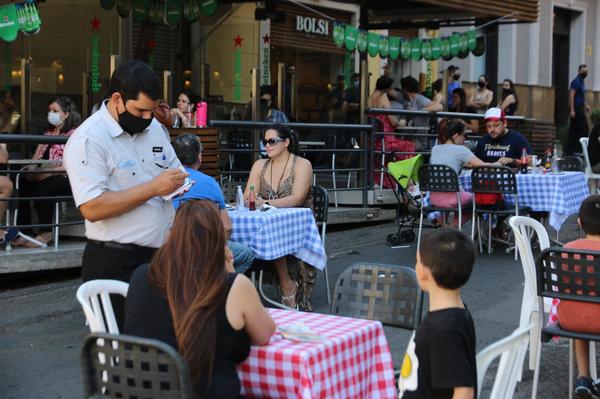 Afirman que sería viable tener bares permanentes en las calles - Megacadena — Últimas Noticias de Paraguay