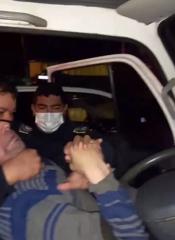 Familia denuncia presunta agresión policial y agentes alegan “resistencia y violación de la cuarentena” - Nacionales - ABC Color