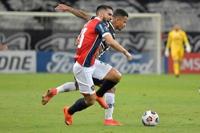 Mineiro asume el liderazgo con goleada ante el Ciclón