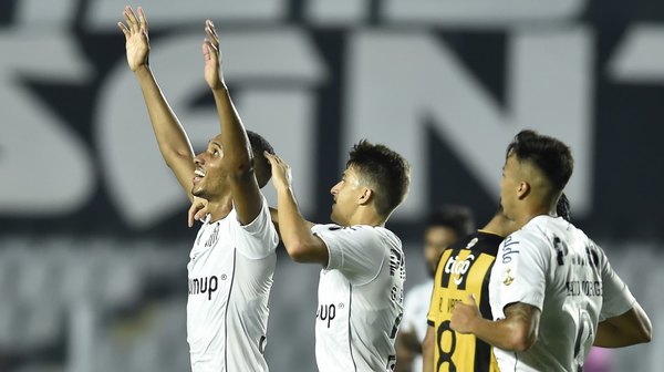 Versus / Santos le da la bienvenida a Florentín con una terrible goleada