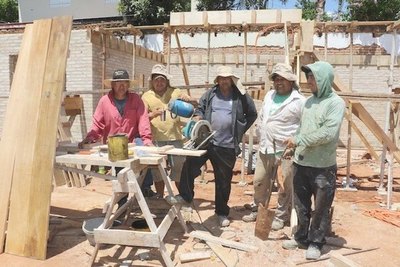 Crónica / ALBAÑILES OFESTEJÁ. “El virus no nos paró porque somos invencibles”