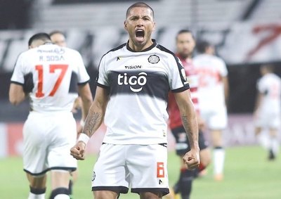 Crónica / CON CARA DE COPERO