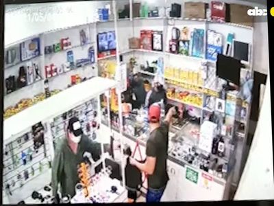 Motoasaltantes atracan como enjambre a local comercial en Capiatá - Nacionales - ABC Color