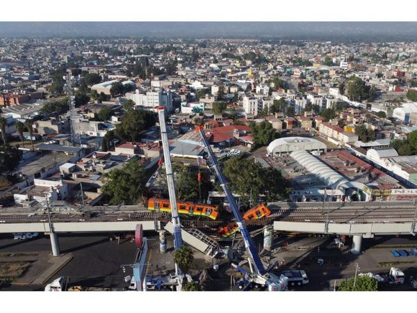 Sube a 24 fallecidos por derrumbe del metro de México