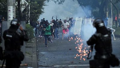 Violentos enfrentamientos en Cali marcan última jornada de protestas en Colombia