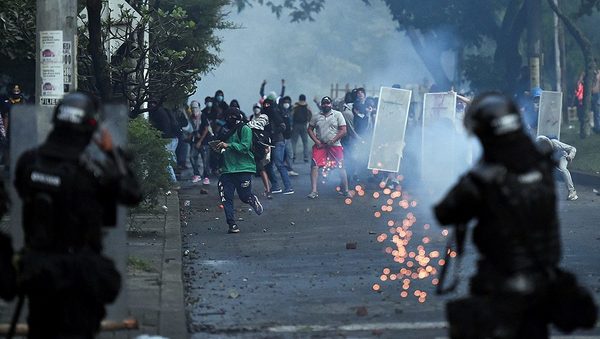 Violentos enfrentamientos en Cali marcan última jornada de protestas en Colombia