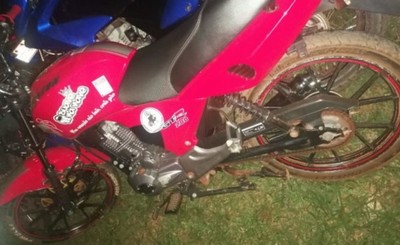 Adolescentes que jugaban carrera en moto son atrapados en Cedrales