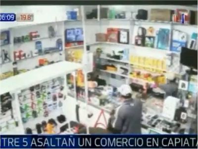 Capiatá: Gavilla de motoasaltantes atraca comercio