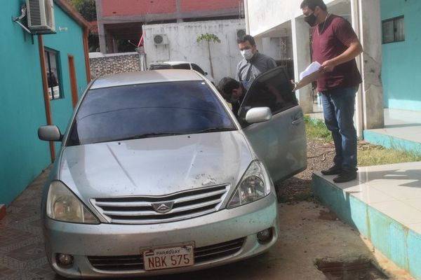 Recuperan auto robado y encuentran marihuana - Nacionales - ABC Color