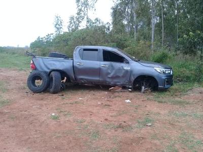Aparatoso vuelco de vehículo en el Km 139 de Coronel Oviedo – Prensa 5