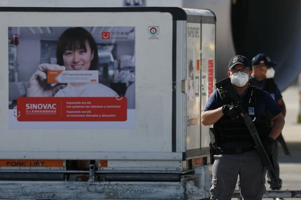 Chile acelera aún más su campaña de vacunación y Sebastián Piñera promete “cobertura total” para junio | .::Agencia IP::.