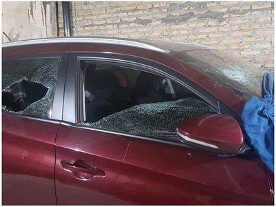Intentó matar con un hacha a su exsuegra, luego se puso a orar y le dijo "Dios te ama"