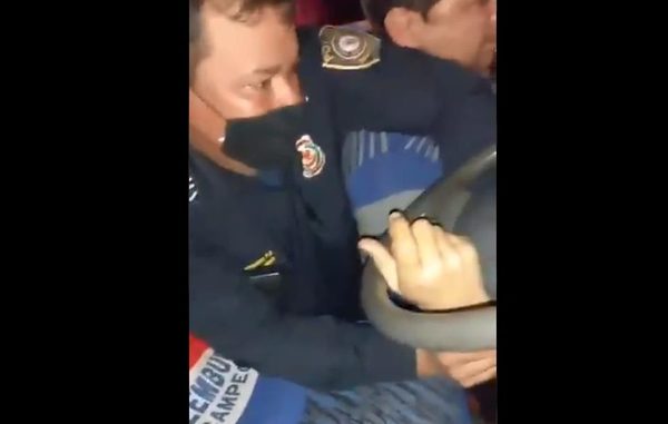 Tras brutal agresión policial separan a de sus cargos a uniformados