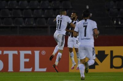 Libertad-Goianense, duelo de gallitos en Asunción