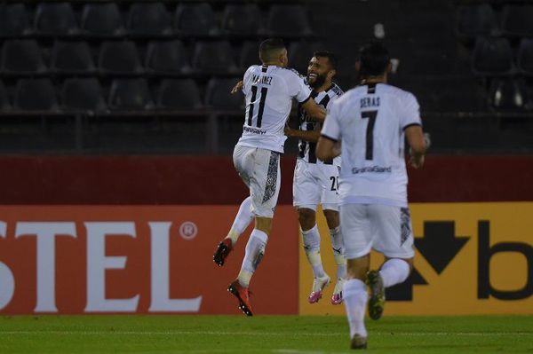 Libertad-Goianense, duelo de gallitos en Asunción