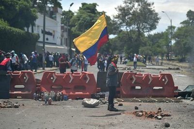 Marchas contra Gobierno colombiano dejan al menos 24 muertos - Mundo - ABC Color