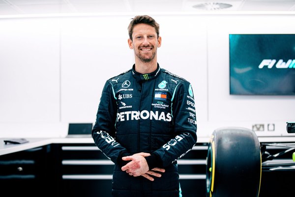 Versus / Grosjean y la promesa cumplida de subir a un Mercedes