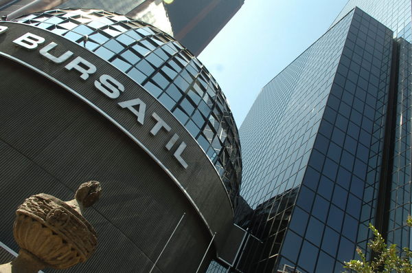 La Bolsa mexicana avanza un 0,15 % con impulso del sector de materiales - MarketData
