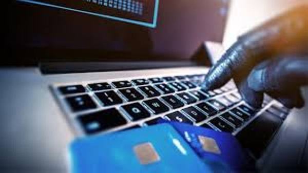 Imputan a tres empleados de telefonía por estafa