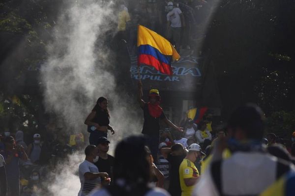 Protestas contra el Gobierno colombiano dejan ya al menos 24 muertos