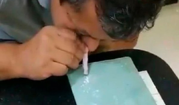 Padre del intendente Prieto asegura que lo que estaba inhalando era un "medicamento" - Noticiero Paraguay