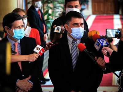 Salud informaría hoy sobre vacunación vip