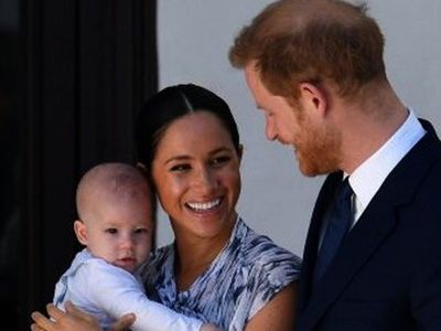 Isabel II felicita a su bisnieto Archie por su segundo cumpleaños