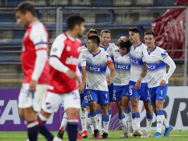 Católica vence a Nacional y suma sus primeros puntos en la Libertadores