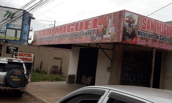 Asaltan local comercial