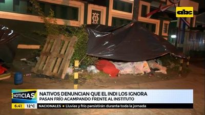 Nativos que acampan frente al INDI denuncian que son ignorados por la institución - ABC Noticias - ABC Color