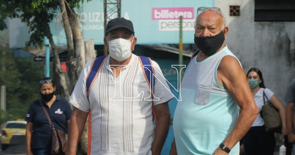 La Nación / Desde Salud recomiendan usar mascarillas quirúrgicas y no de tela