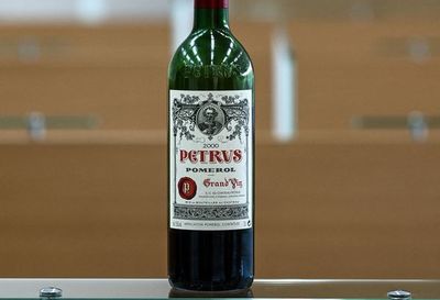 Un vino añejado en el espacio está en venta