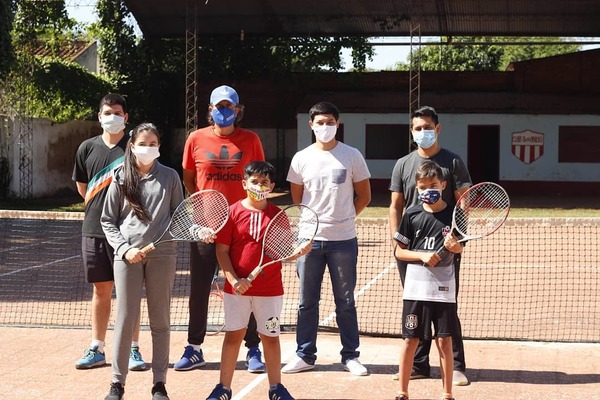 Sueño cumplido, Caazapá tiene su primer club de tenis | El Independiente