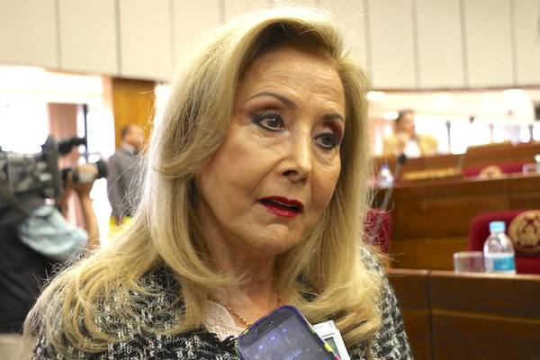 Senado aprueba renuncia de Mirta Gusinky | Ñanduti