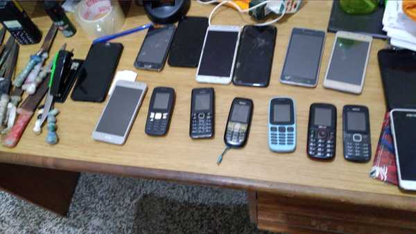 Incautan 16 celulares en penitenciaría de Concepción - Judiciales.net