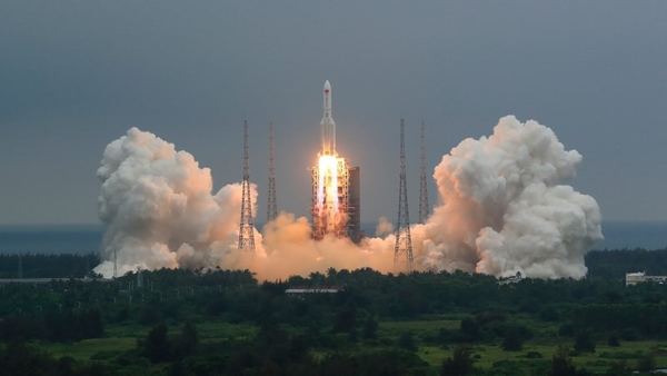 El Pentágono vigila reingreso a la atmósfera de cohete espacial chino