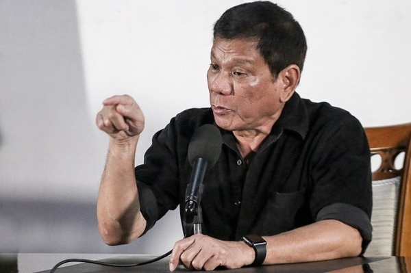 El presidente de Filipinas ordena arrestar a quienes usen mal el tapabocas | .::Agencia IP::.
