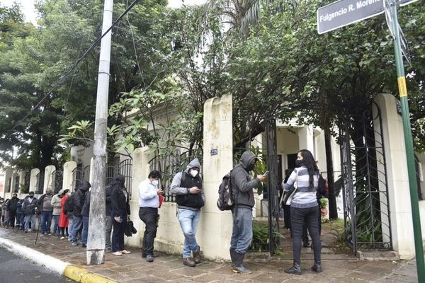 Siguen las largas filas en Catastro - Nacionales - ABC Color