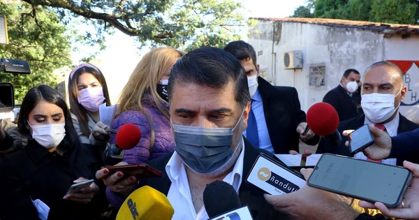 La Nación / Salud remitirá a Fiscalía lista “depurada” de vacunados vip esta tarde