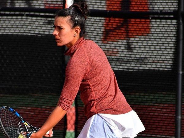 Verónica Cepede avanza en el torneo de Charleston