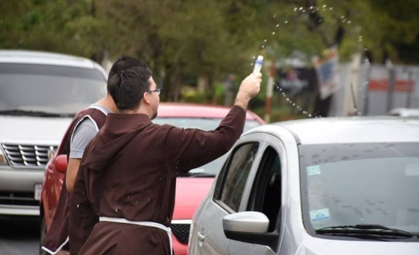 Diario HOY | Capuchinos invitan a tradicional bendición de vehículos