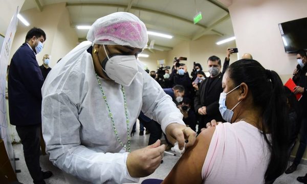 Salud inicia inmunización contra la influenza