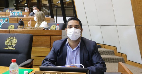 La Nación / Legalizar el robo hasta G. 10 mil, planteará el diputado Jorge Brítez