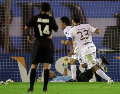 Sergio Orteman, del 6-0 con Lanús al 6-1 con Internacional de Porto Alegre - Olimpia - ABC Color