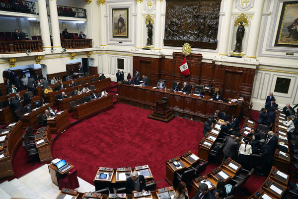 El Congreso peruano aprueba por insistencia la ley de retiro de los fondos de pensiones - MarketData