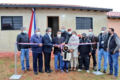 Inauguraron viviendas para familias reubicadas por nuevas obras de infraestructura eléctrica