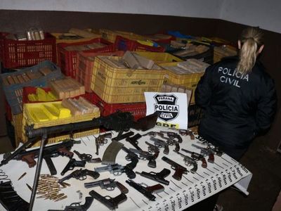 Foz de Yguazú: Incautan drogas, armas y una subametralladora
