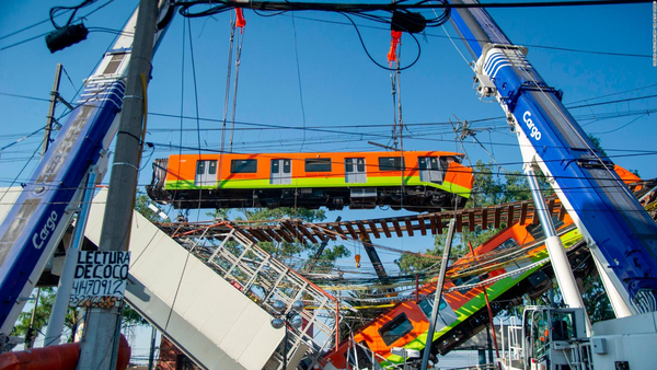 Claman justicia para las víctimas del accidente de metro en México