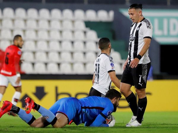 Un confuso Libertad cede el liderato al Atlético Goianiense